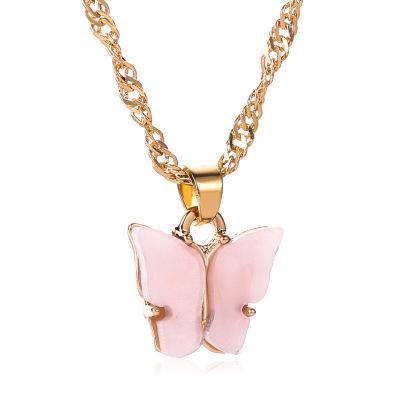 Collar de mariposa rosado suave
