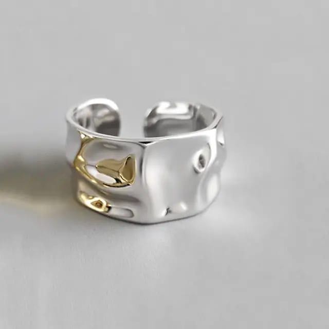 Anillo plateado
