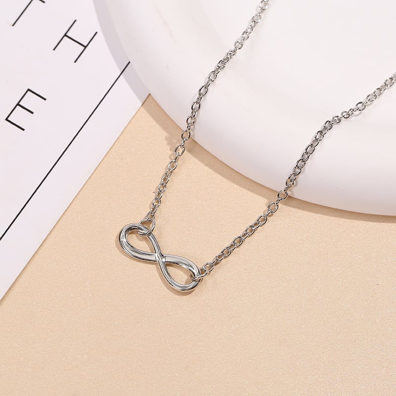 Collar Infinito plateado