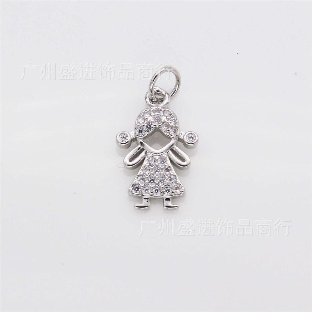 Dije de niña plateado