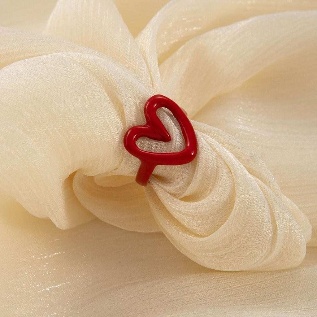 Anillo rojo de corazón