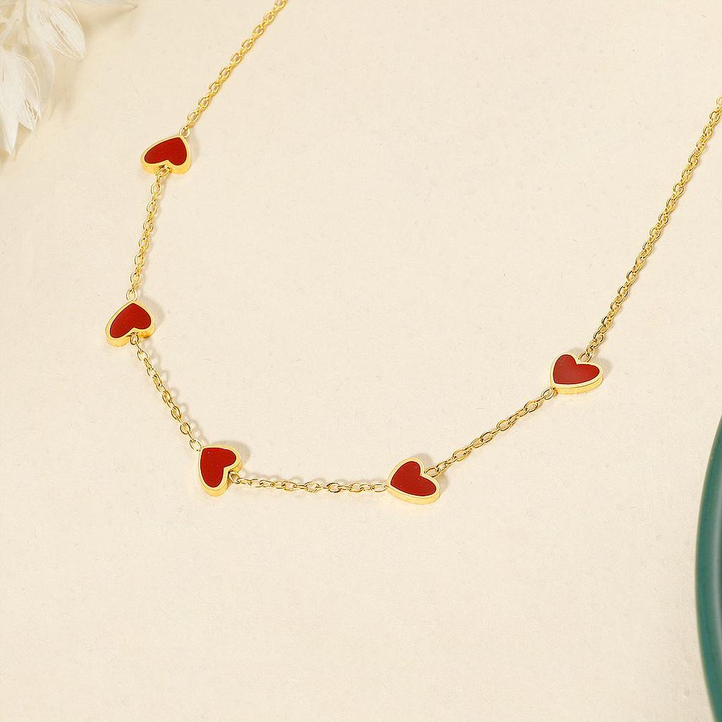 Collar de corazones rojos baño de oro
