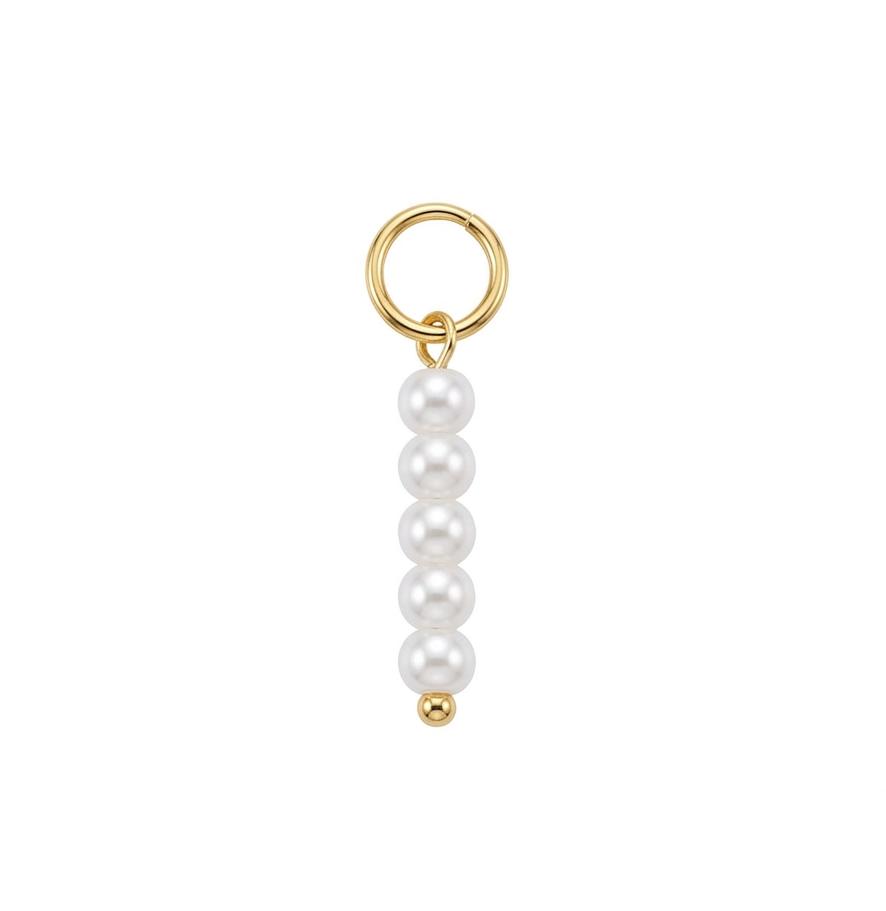Charm de perlas blancas