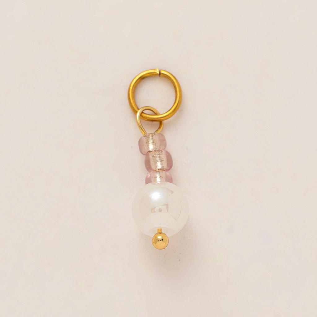 Charm de perlas rosa con blanco